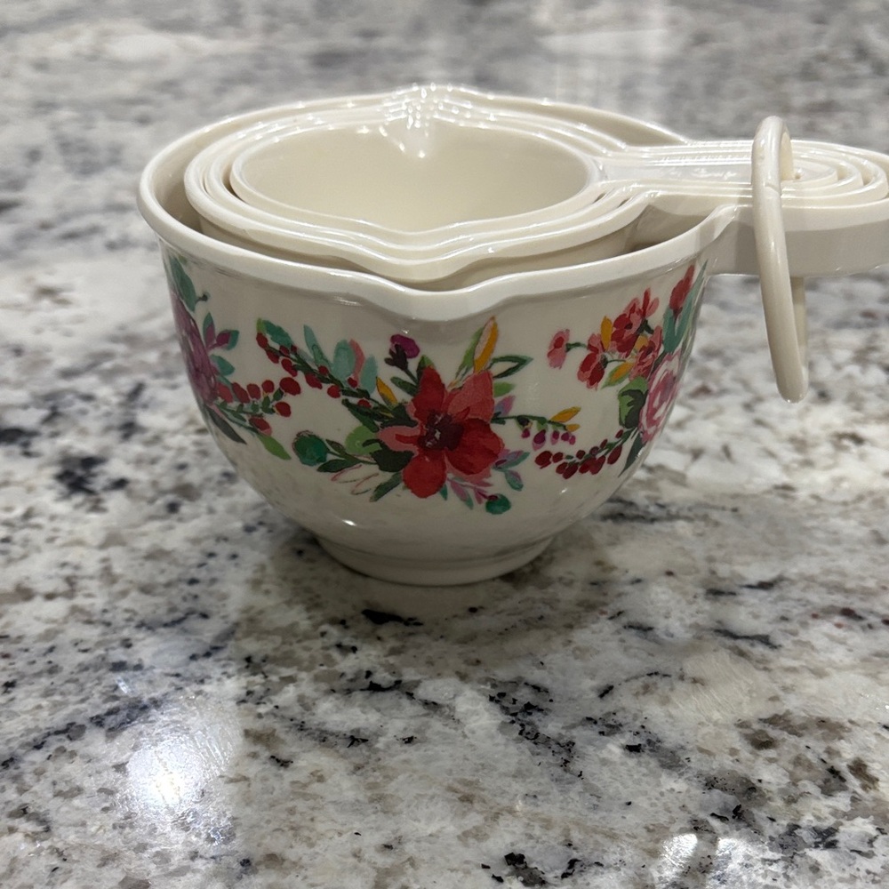 Cute decorative and functional floral measuring cups.